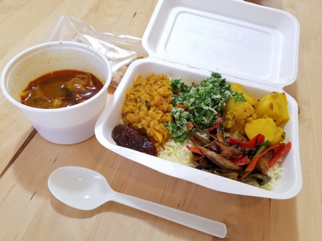 昼食を摂り事務所へ